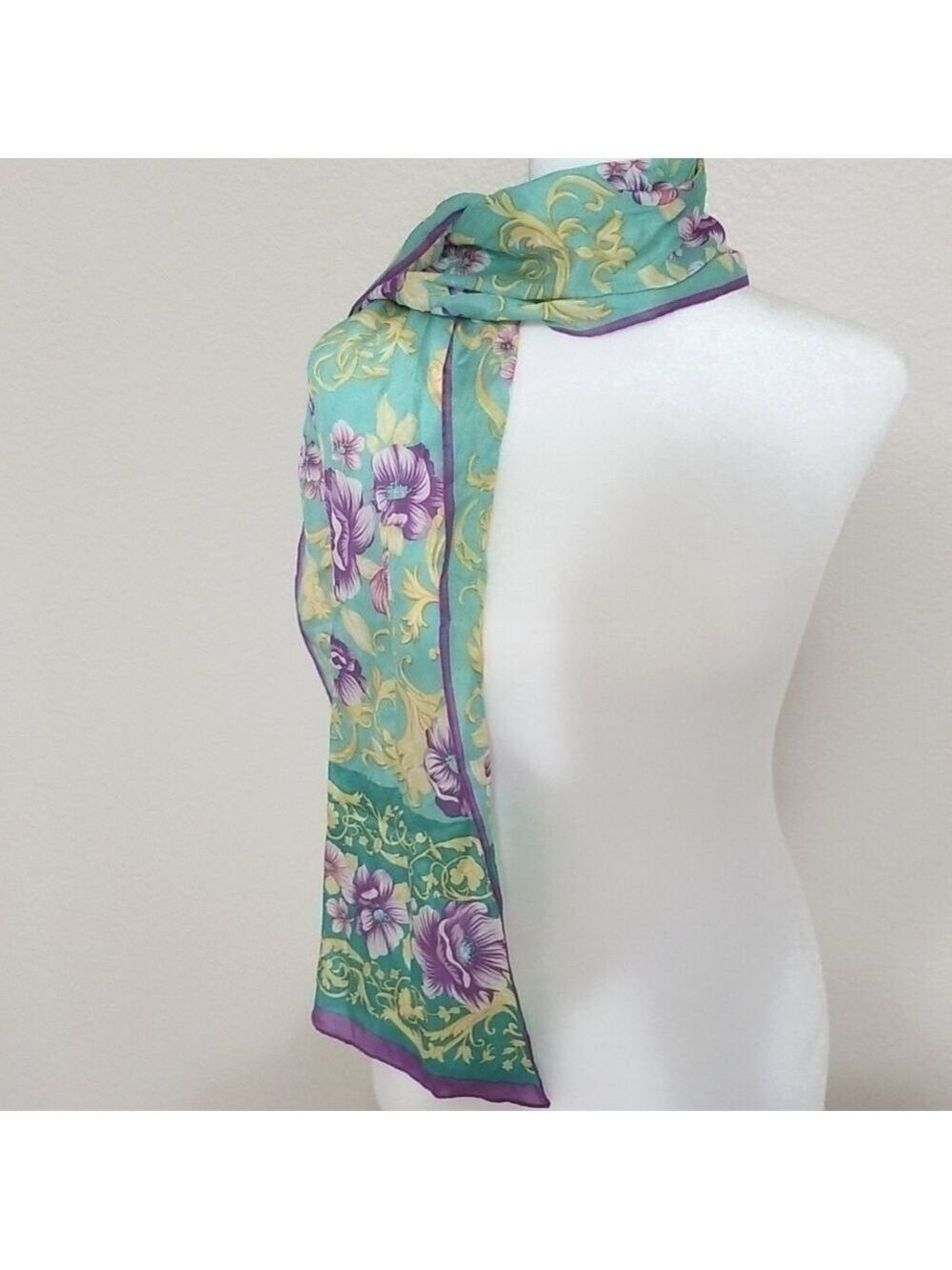 Specialty house 100% silk scarf, made in Japan. - Picture 5 of 5